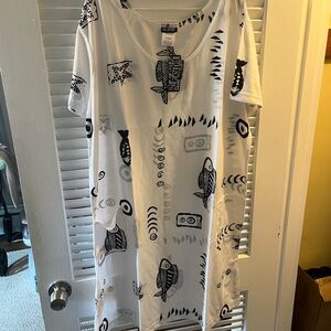 White and Black Graphic Swim Coverup